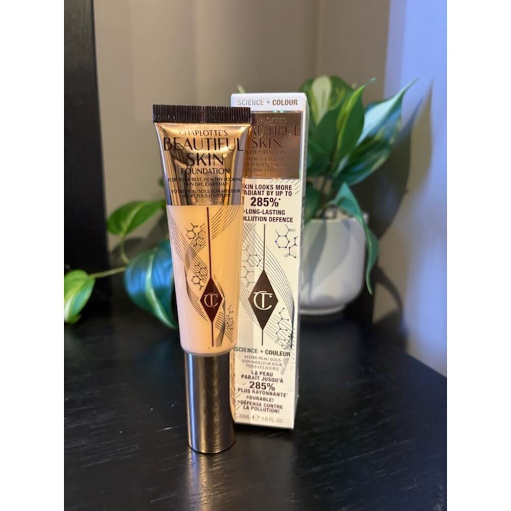 $52 Charlotte Tilbury Charlotte's Beautiful Skin Foundation SHADE 4 NEUTRAL